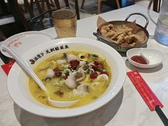 -渝是乎酸菜鱼·川渝小炒(新世界百货望京店)