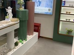 -GOOMI久米眼镜·蔡司·依视路·明月官方授权店(龙德紫金店)