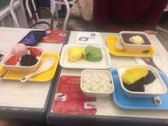 白雪黑糯米芒果甜甜-满记甜品(日月光二店)
