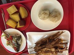 华中科技大学百景园(二楼自助餐厅)-华中科技大学百景园(三楼酒店)
