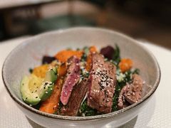 煎牛肉烤时蔬羽衣甘蓝沙拉-BAKER&SPICE(安福路店)