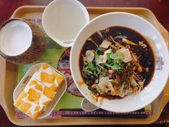 -海口骑楼小吃街