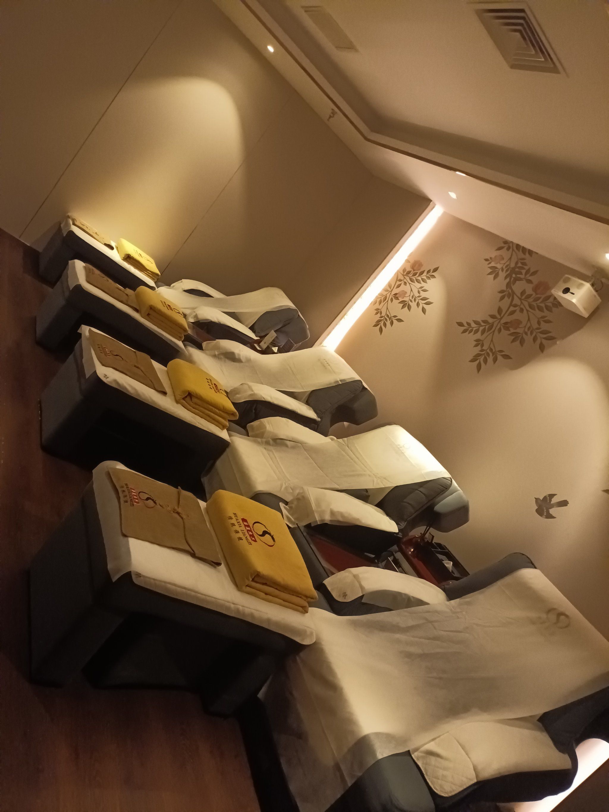 最近去华夏良子体验了一次按脚服务,真的让