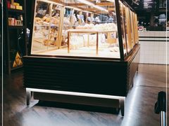 面包甜点陈列柜-黑草莓(重庆路店)