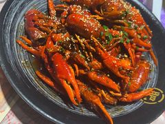 -肥肥虾庄·金牌油焖大虾(汉街SKP店)