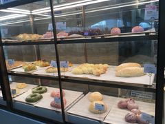 面包甜点陈列柜-奈雪的茶(深圳北站店)