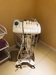 -蕾蕾美颜美容美体