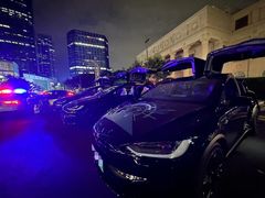-TESLA 特斯拉(上海太古汇体验店)