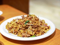 干炒牛河-頂好酒家·经典粤菜(海信广场店)