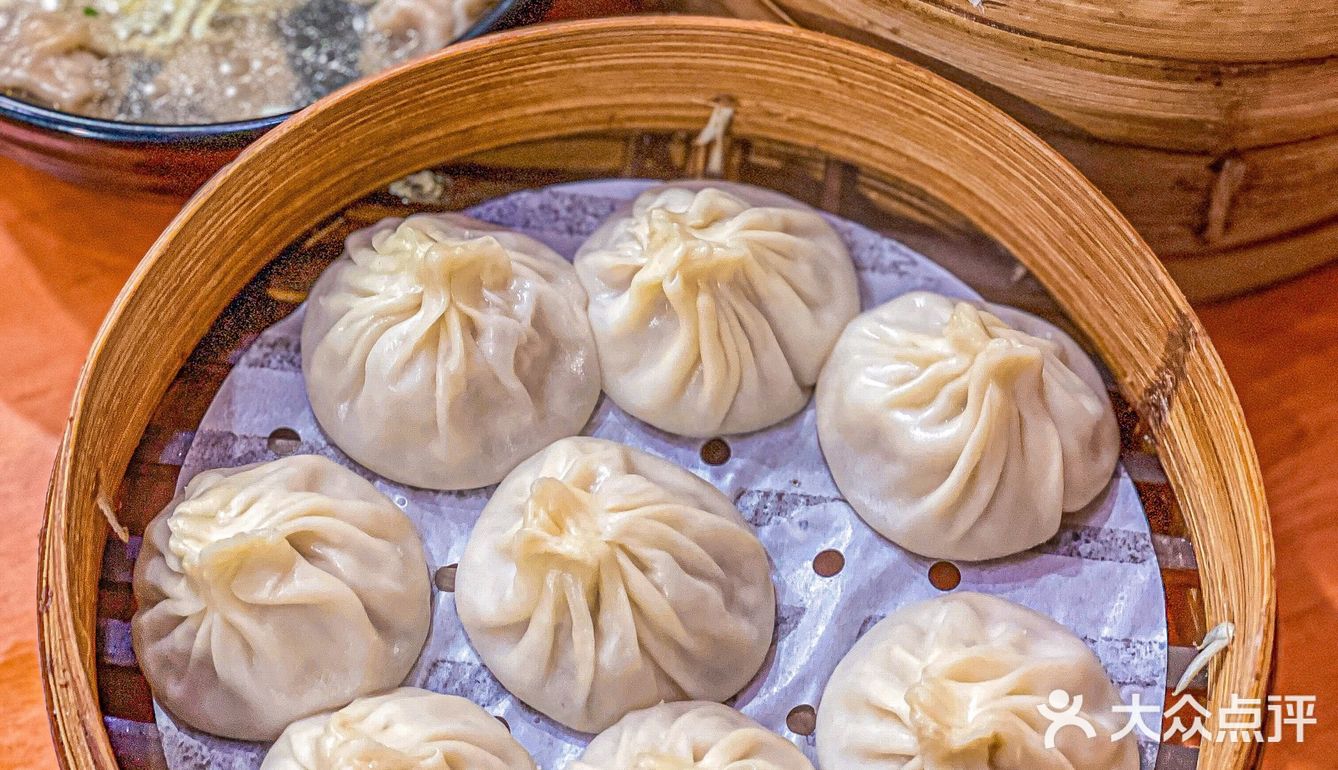 必吃榜，也是上海唯1一家米其林必吃榜蟹粉小笼