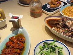 -八府香鸭·啫啫煲(华山路店)