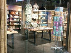 -三亚火车头万人海鲜广场