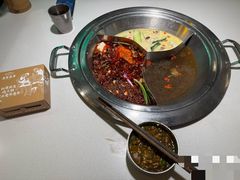 -老房老舍重庆火锅(假日城市店)