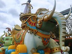 -七彩云南欢乐世界