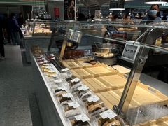 -王府井百货(中州中路店)