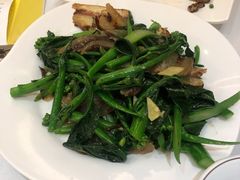 腊肉炒芥兰-新享乐海鲜(翠华路店)