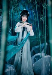 -九月鹰飞汉服摄影工作室