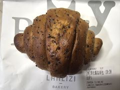 黑松露盐面包-LANLIZI BAKERY(COSMO店)