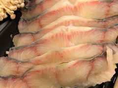 白鳝片-鲜入围煮花胶鸡海鲜火锅