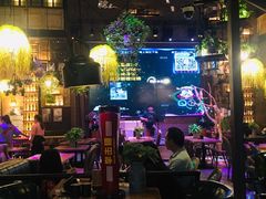 -临界音乐酒馆·小龙虾·江湖菜(华熙LIVE·鱼洞店)
