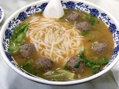 牛丸粿条汤-抖牛白塔牛肉粿条汤(水围店)