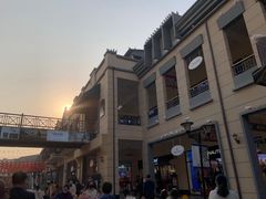 -王府井奥莱临潼小镇(临潼店)