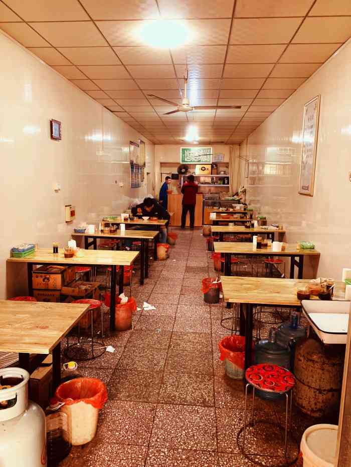 丁振永烧饼店-"窦店回民的饭店可不少.今天去丁振永烧饼店.