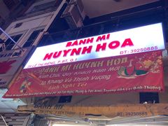 -Bánh Mì Huynh Hoa