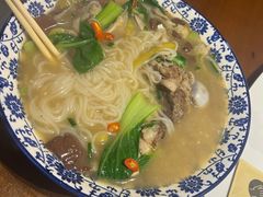 -邱芳粉店(迎宾大道旗舰店)