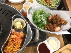 炸鸡-江南猪肉商会无限续吃(弘大店)