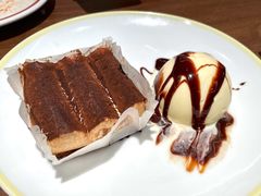 提拉米苏蛋糕配香草冰激凌-萨莉亚意式餐厅(杭州滨江天街店)