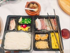 -新世界·过桥米线宴