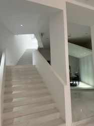 -微笑雨嘉造型护肤