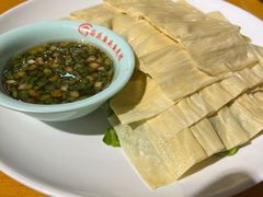-国庆鱼头鱼尾馆(盛世华庭店)
