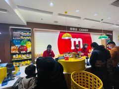 -m豆巧克力世界(上海世茂广场店)