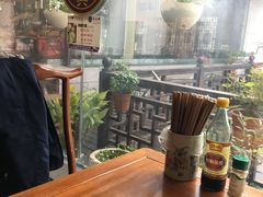 靠窗位-同得兴 Since·1995 传统苏式面馆(十全街店)