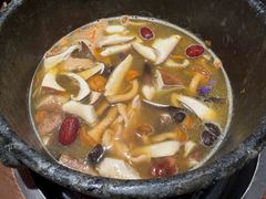 -芸山季·云南山珍菌火锅(人民广场来福士店)