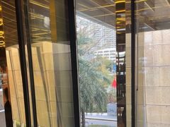 -大中华希尔顿酒店-念自助餐·嗨啤·小龙虾