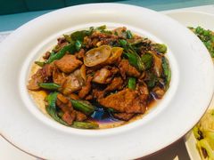 -阿瓦山寨·湘菜现炒·剁椒鱼头王(咸阳总店)