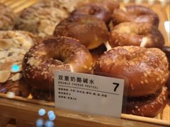 -WHEN PIGS FLY当猪飞