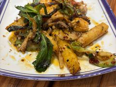 -云阿蛮云南生烫牛肉米线(奉贤路店)