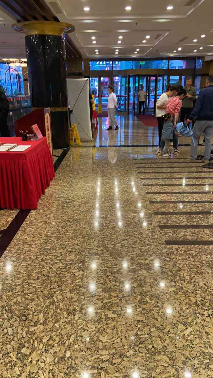 都来福海鲜大酒店(大东店)-"不错哟.环境好,包间大,服务好,菜味佳,.