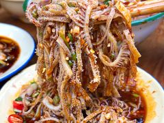 -拈签一笑黄牛肉辣卤串串