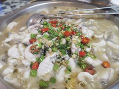 -何哥鲜鱼餐厅(龙湖花园店)