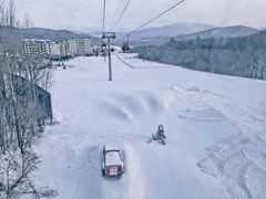 -亚布力新体委滑雪场