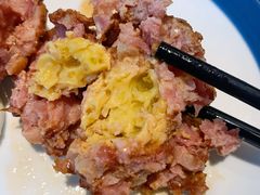 鸭蛋黄狮子头-梅飞酒家(名辉豪庭店)