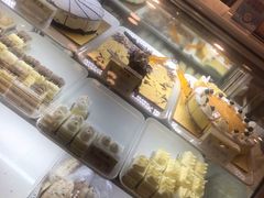 面包甜点陈列柜-老大昌(淮海中路店)