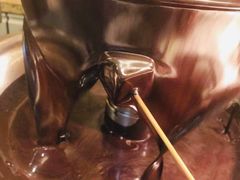 -华邑酒店·鲜艳全日自助餐厅