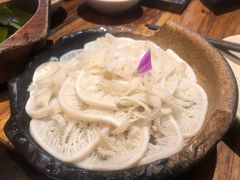 -老牌坊云南鱼豆花火锅(爱建店)