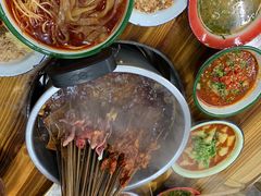 -咏勝锑锅麻辣烫(净居寺路总店)